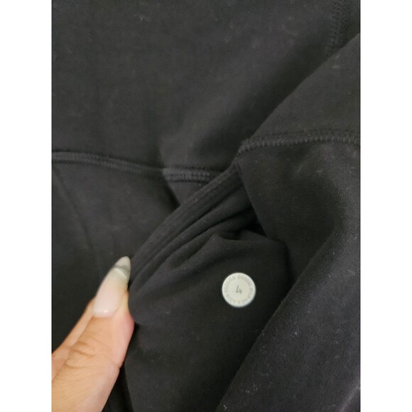 Capri Lululemon pants - Picture 6 of 8